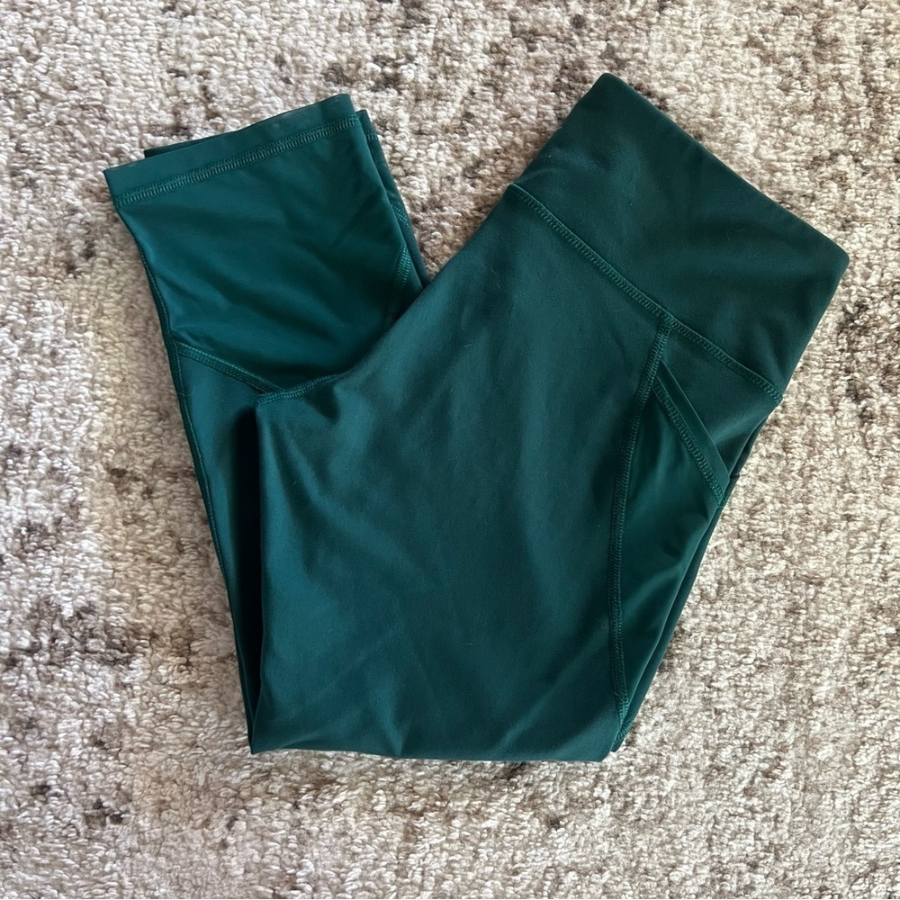 Old Navy Active Go Dry Green Capri Midrise Leggings Mesh Details size medium